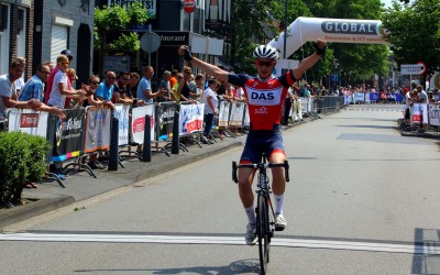 Van Veenendaal wint in Rijen, Kamp 2e