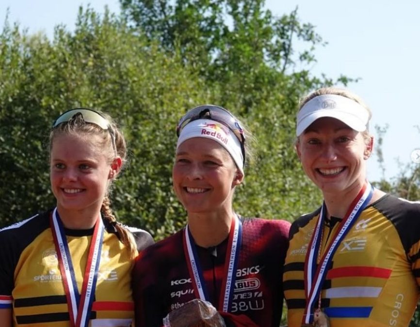 Dieske Kruisselbrink brons op NK Crosstriathlon